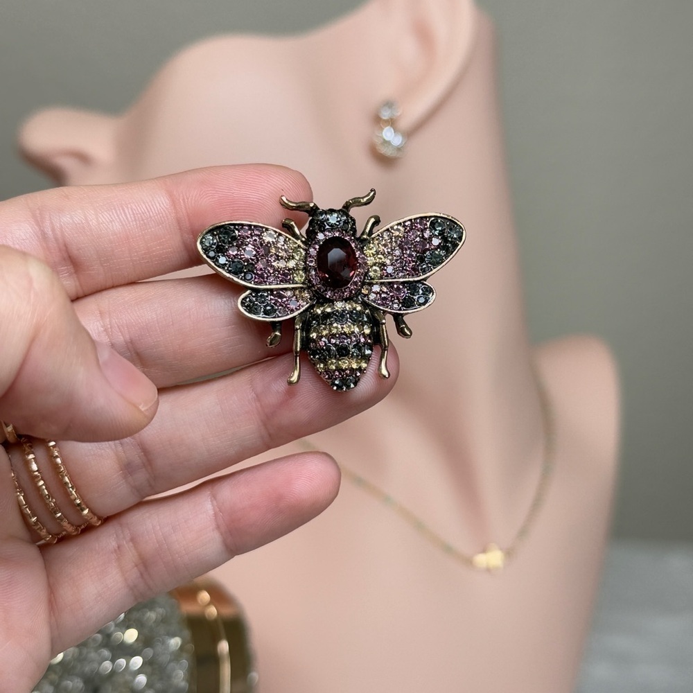 ⚜️ Purplé Elegant Bee Brooch with Zirconia ❤️🔥🐝 - Picture 6 of 8